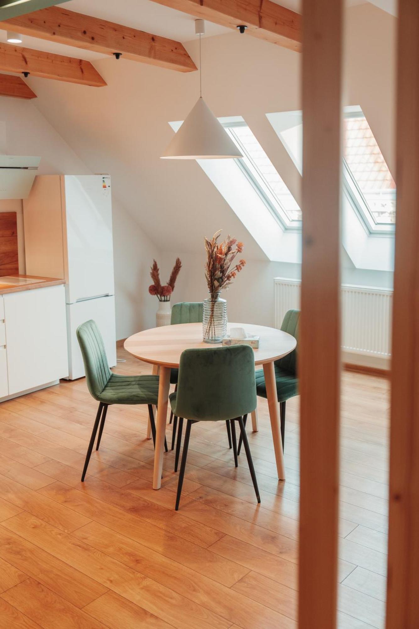 Hviezdoslavova Apartments, Trnava Centre, Parking Available Exterior foto