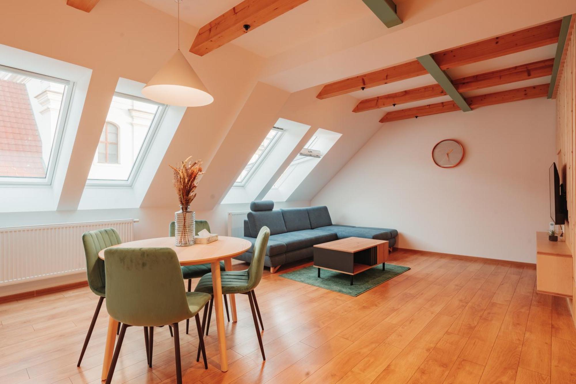 Hviezdoslavova Apartments, Trnava Centre, Parking Available Exterior foto