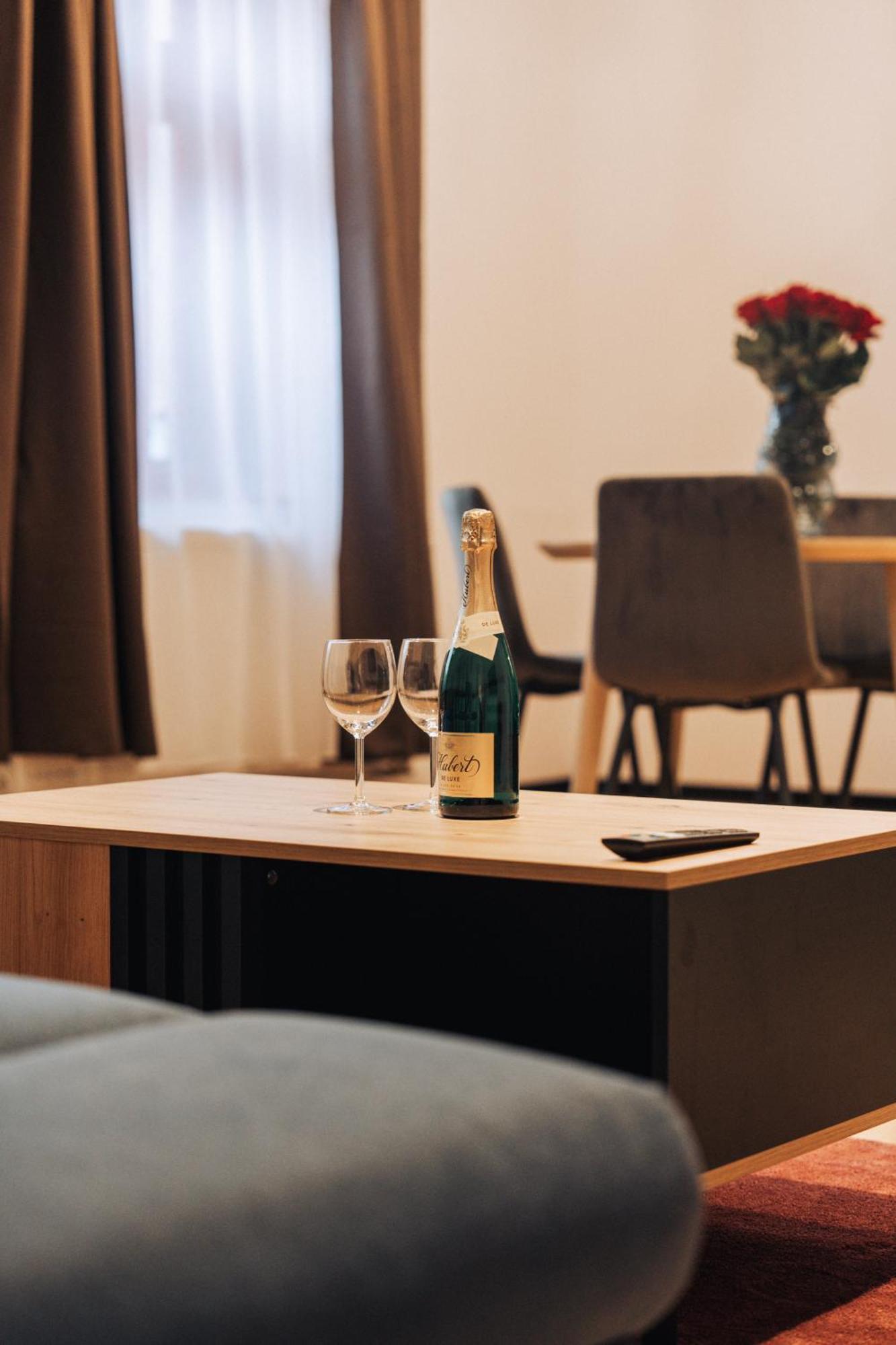 Hviezdoslavova Apartments, Trnava Centre, Parking Available Exterior foto